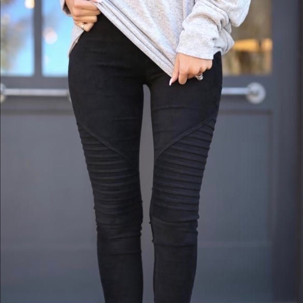 ⭐️LAST ONE!⭐️❤️ Black Suede Moto Leggings! - Picture 1 of 4